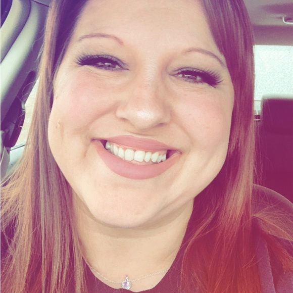 Meet your Posher, Jessica - Picture 2 of 2